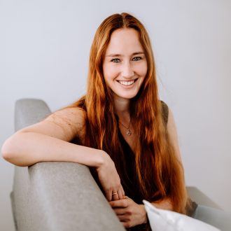 AvH-Photo-JenniferHack-Portrait-1